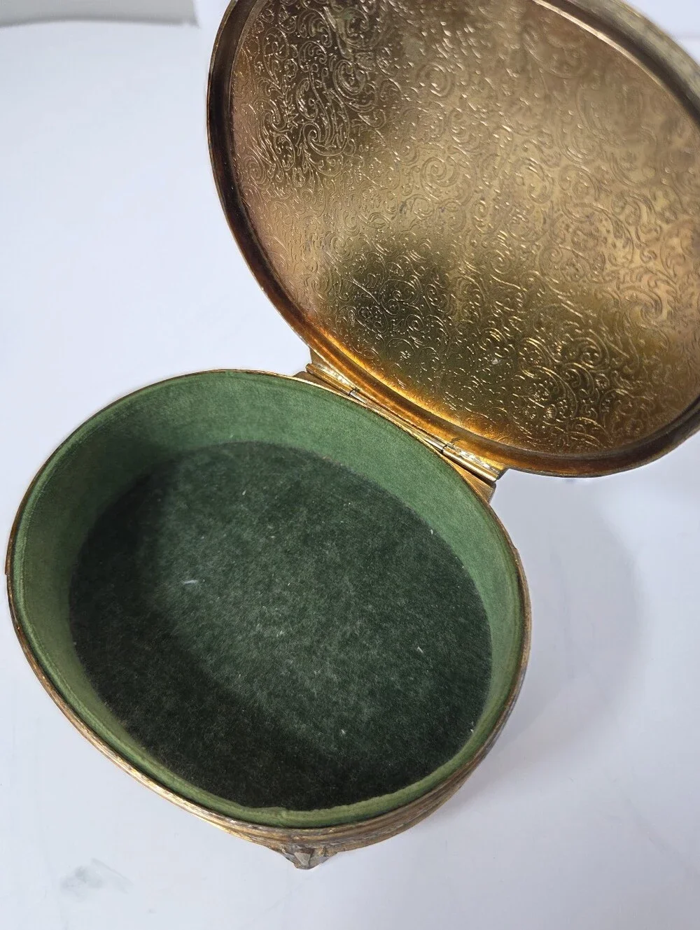 Boucher decorative oval